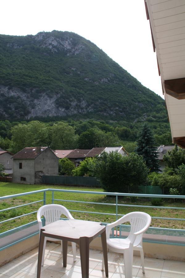 La Petite Auberge De Niaux Экстерьер фото