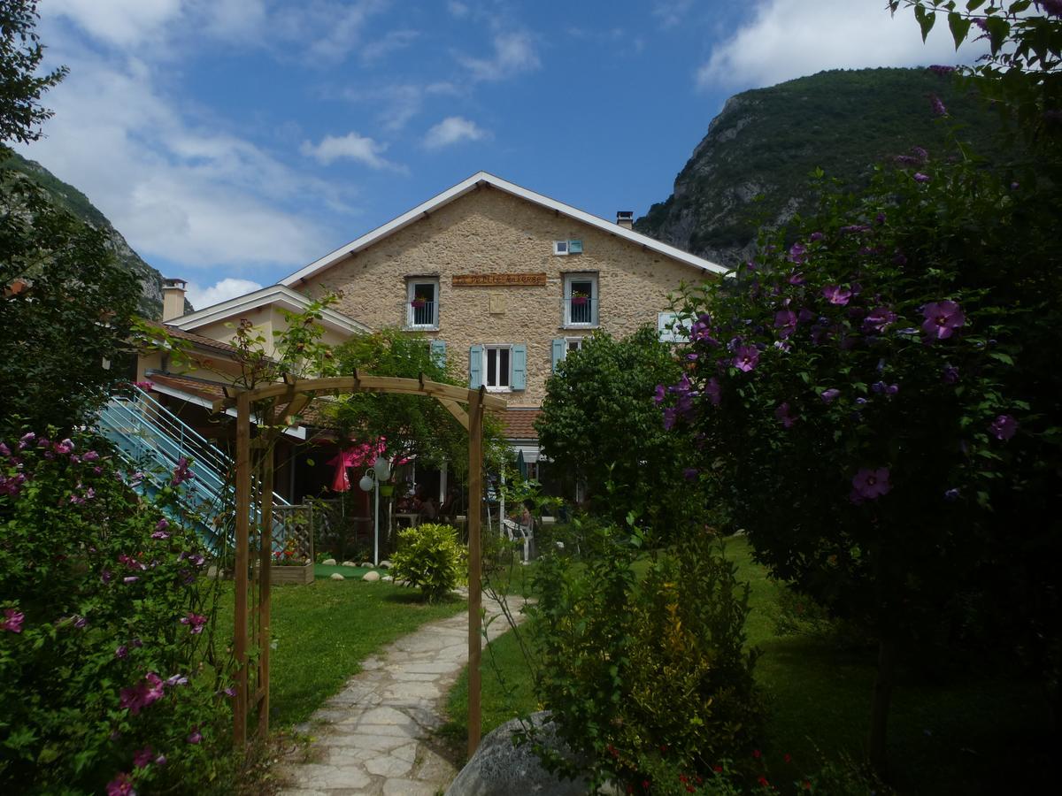 La Petite Auberge De Niaux Экстерьер фото